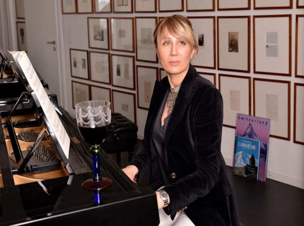 Դաշնակահար Սոնա Շաբոյանը՝ հայկական գինու «դեսպանը» Շվեյցարիայում