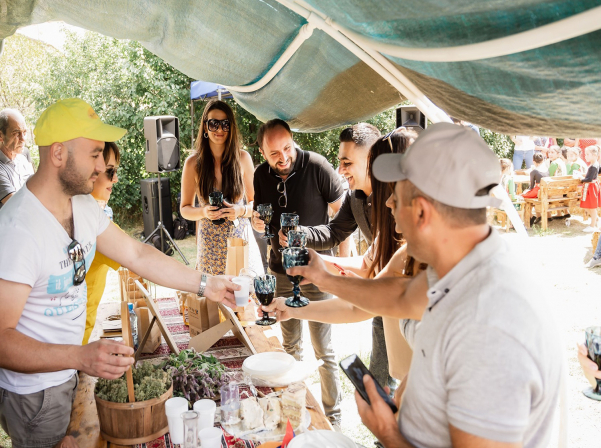 Akos Tea Home. Շիրակամուտի անանուխի ու գաթայի բույրով թեյատունը