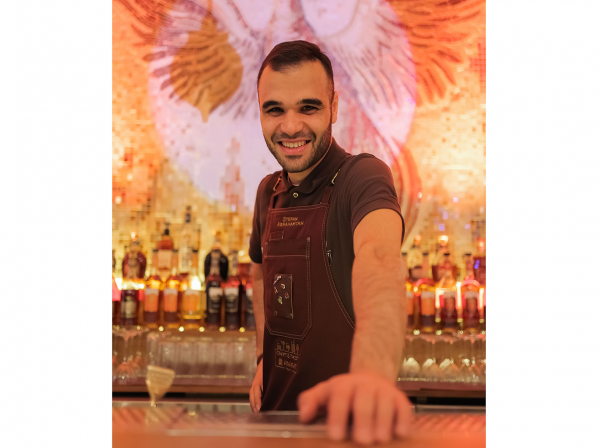 Բարմենական թիմը «ARARAT Apricot»-ով ոչ ալկոհոլային կոկտեյլ կպատրաստի