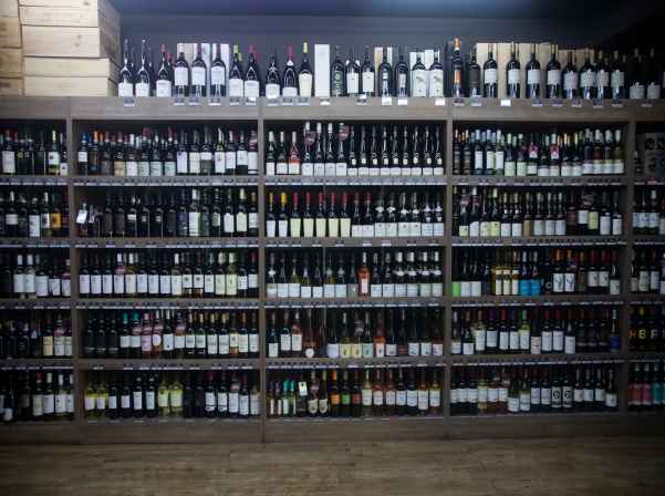 Vino & Vino-ի 1000-ից ավելի անունով պորտֆոլիոն եւ հատուկ առաջարկները