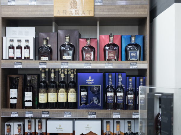 Vino & Vino-ի 1000-ից ավելի անունով պորտֆոլիոն եւ հատուկ առաջարկները