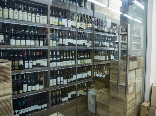 Vino & Vino-ի 1000-ից ավելի անունով պորտֆոլիոն եւ հատուկ առաջարկները