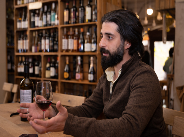 Hazarvaz. Հազար վազով այգին ու տերուարի մասին պատմող գինին