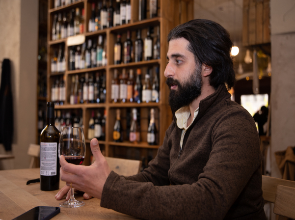 Hazarvaz. Հազար վազով այգին ու տերուարի մասին պատմող գինին