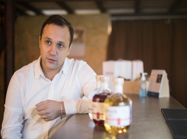 VOGIS. 80-ականների մոռացված բաղադրատոմսով հայկական ջինը 