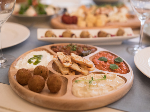 Kilikia Restaurant & Terrace. «Սալոն»-ը նոր անունով եւ մենյուով 