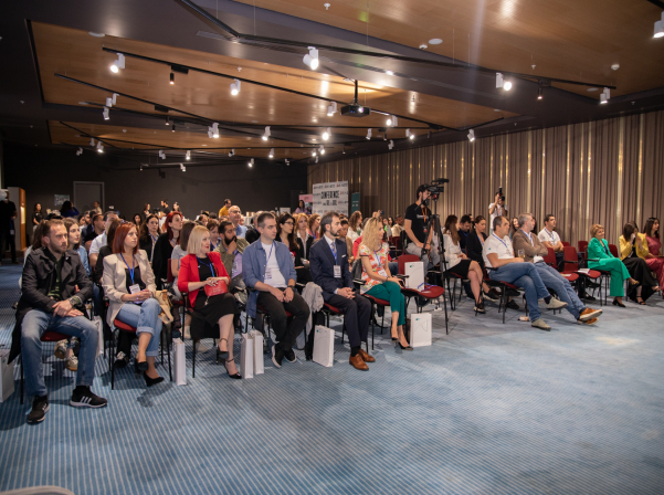 «Գինու Օրեր 2021»-ին կանայք գնահատել են մթնոլորտը, տղամարդիկ՝ գինին