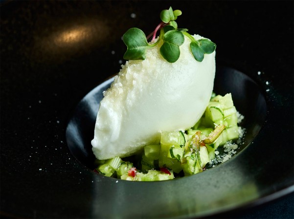 Բարձր խոհանոցով Renommée ռեստորանը նոր սեթ եւ А la carte ձեւաչափով մենյու ունի