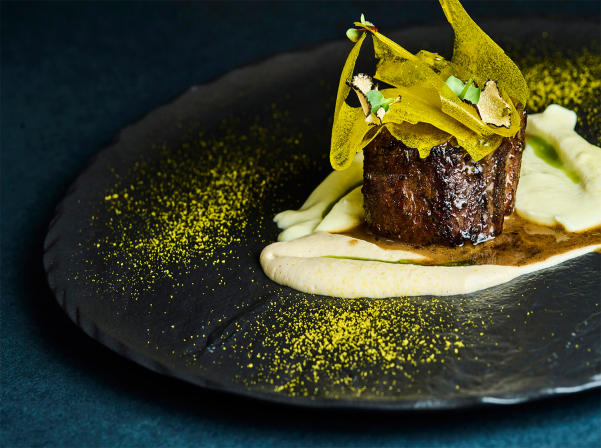 Բարձր խոհանոցով Renommée ռեստորանը նոր սեթ եւ А la carte ձեւաչափով մենյու ունի