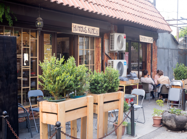 Hummus-Kimchi. Կորեական ու իսրայելական համեր՝ Երեւանի կենտրոնում 