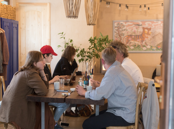 Hummus-Kimchi. Կորեական ու իսրայելական համեր՝ Երեւանի կենտրոնում 