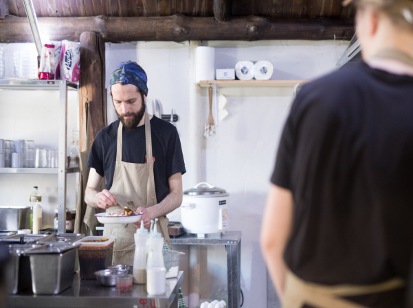Hummus-Kimchi. Կորեական ու իսրայելական համեր՝ Երեւանի կենտրոնում 
