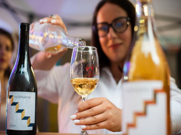 Արցախյան խնդողնին եւ հողի արժեւորումը «Երեւանի գինու օրերին»