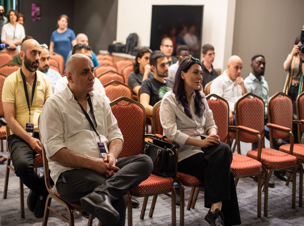 «Hard Rock Cafe»-ն փնտրում է թիմակիցներ՝ Երեւանը «ցնցելու» համար 