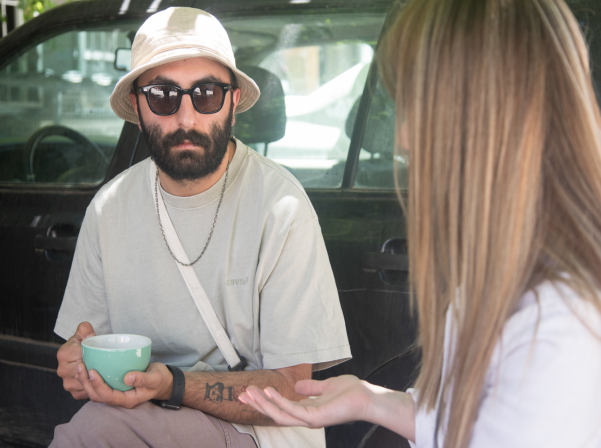 «Ոչ լույս ոչ մութ» սրճարան/ավտոտնակն ու ոչ սովորական սուրճերը