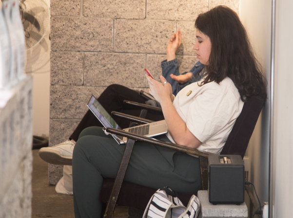 «Ոչ լույս ոչ մութ» սրճարան/ավտոտնակն ու ոչ սովորական սուրճերը