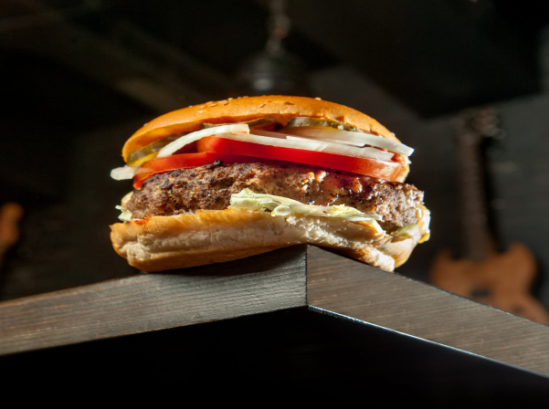 EVN Diner․«Թաքնված» բուրգեր բարն ու կեսգիշերին պատվիրված բուրգերները
