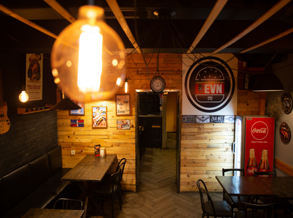 EVN Diner․«Թաքնված» բուրգեր բարն ու կեսգիշերին պատվիրված բուրգերները