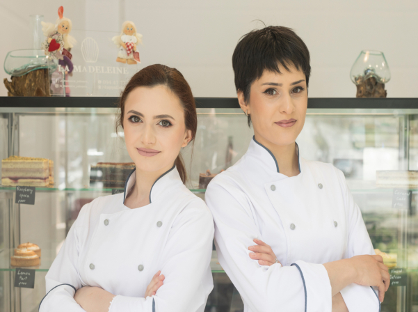 La madeleine patiserie. Հրուշակագործ ընկերուհիներն ու գունեղ «Մադլենները»