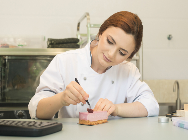 La madeleine patiserie. Հրուշակագործ ընկերուհիներն ու գունեղ «Մադլենները»