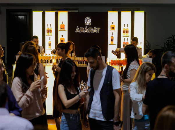 «Ոսկե ծիրան»-ի շրջանակում կայացել է «ARARAT Ջերմ հանդիպումների երեկոն» 