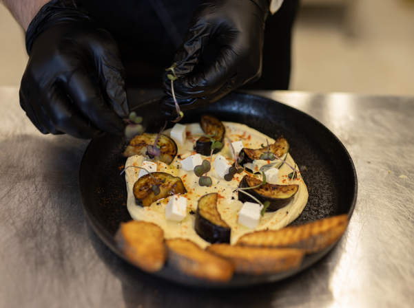 Rosemary․Գինով, ֆյուժն խոհանոցով, անաղմուկ ռեստորանը