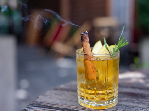 Rosemary․Գինով, ֆյուժն խոհանոցով, անաղմուկ ռեստորանը