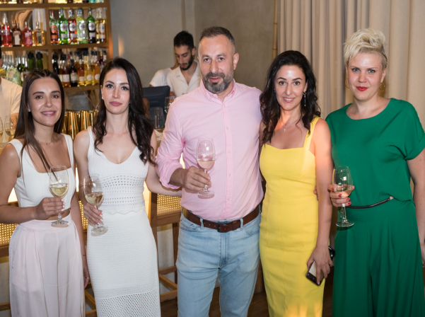 «Մեյրոն»-ը ներկայանում է նոր՝ վարդագույն գինիներով