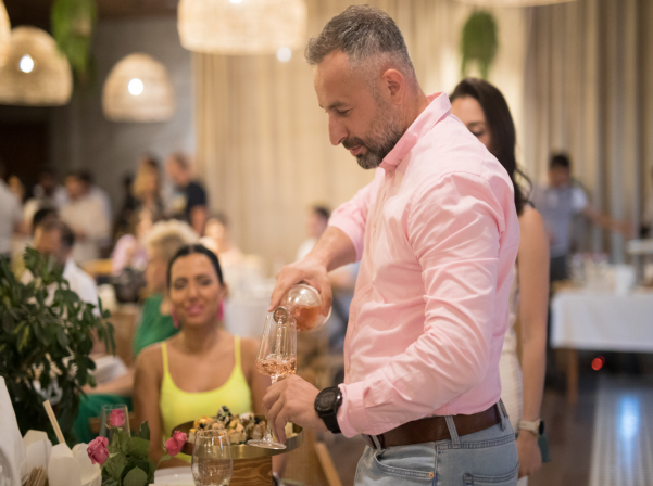 «Մեյրոն»-ը ներկայանում է նոր՝ վարդագույն գինիներով