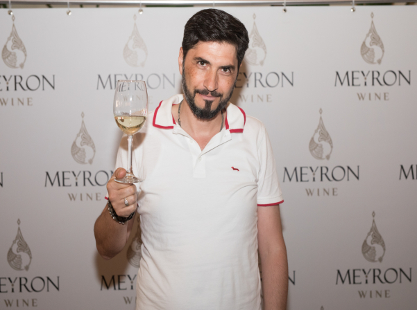 «Մեյրոն»-ը ներկայանում է նոր՝ վարդագույն գինիներով