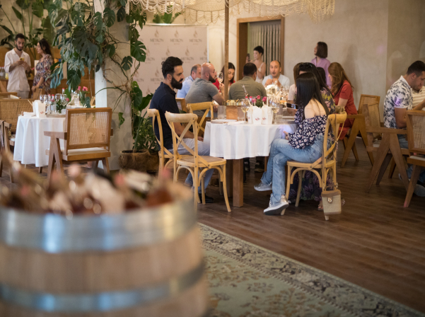 «Մեյրոն»-ը ներկայանում է նոր՝ վարդագույն գինիներով