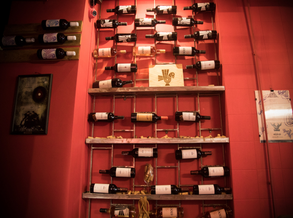 «Սթեյքարար». Քարի վրա պատրաստվող սթեյքը եւ ամեն օր փոխվող մենյուն