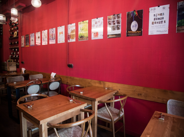 «Սթեյքարար». Քարի վրա պատրաստվող սթեյքը եւ ամեն օր փոխվող մենյուն