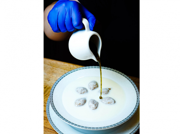 Yasmine restaurant. Տիկին Հասմիկի բաղադրատոմսերն ու 4 սեղանով սկսած գործը