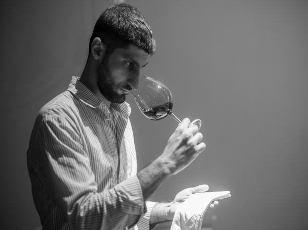 Արտյոմ Մկրտչյանը՝ գինուն չդավաճանող, մարդկանց իրար խառնող սոմելիեն