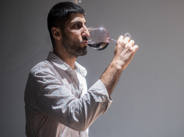 Արտյոմ Մկրտչյանը՝ գինուն չդավաճանող, մարդկանց իրար խառնող սոմելիեն