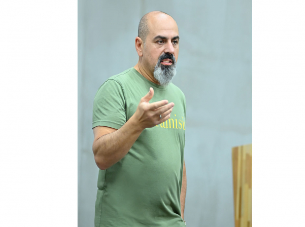 Արամ Մնացականովը ներկայացրել է հյուրերին երջանկացնելու իր բանաձեւը