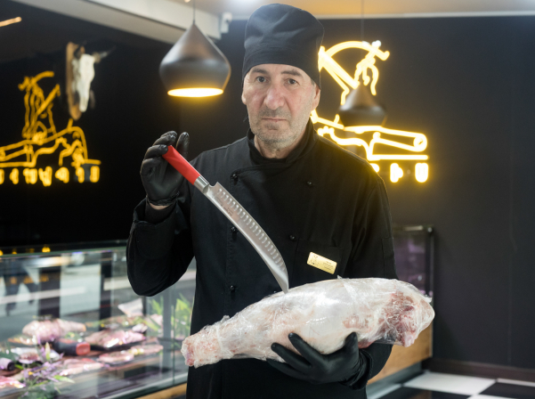 Մսի բազմազանություն՝ նորաբաց «Արթեմիս» սրահում