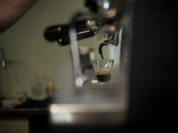 Սուրճի կանոններն ու Երեւանի ռիթմը՝ նորաբաց coffeel բարում 