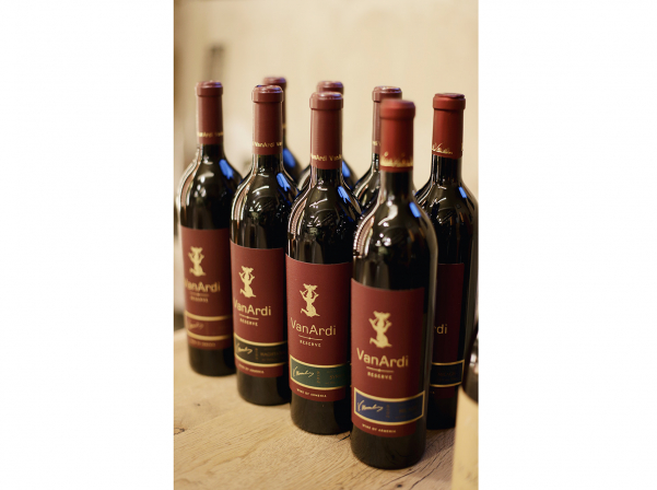 Ինչ է փոխվել Վան Արդիում եւ ինչն է մնացել նույնը. պատմել է Վարուժան Մուրադյանը 