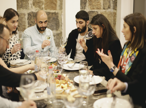 Ubuntu սպիտակ. Հալիվորուկից ստացված &laquo;փափուկ&raquo; գինին