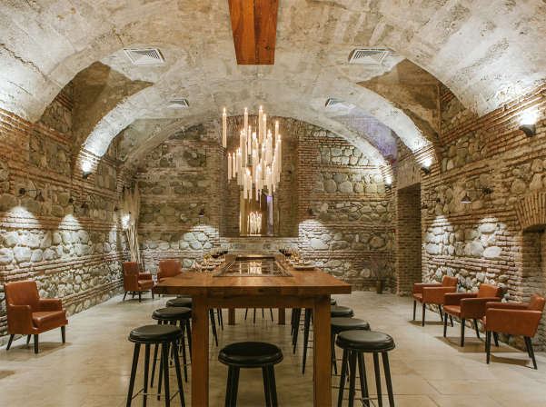 Tsinandali Estate. Խաղողի վազերը, գինու ծնունդն եւ դրա վայելքը՝ մեկ վայրում