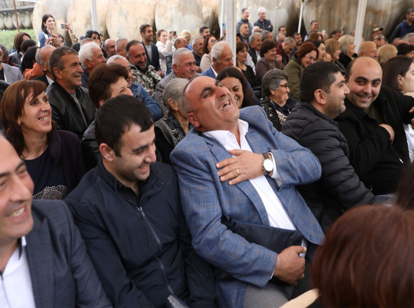 ԵԿԳ Բերդի մասնաճյուղը նշեց 20-ամյակը «Ցանկապատ» ներկայացմամբ