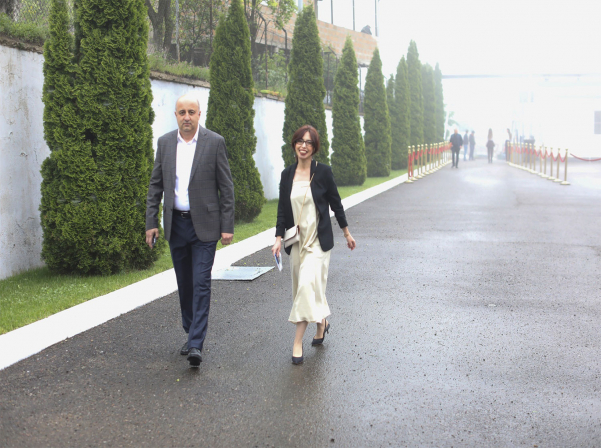 ԵԿԳ Բերդի մասնաճյուղը նշեց 20-ամյակը «Ցանկապատ» ներկայացմամբ