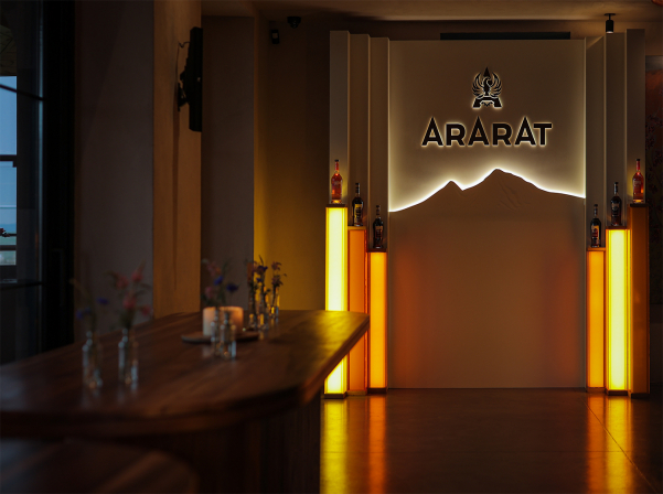 «Երկրի աղի» առաջին ակտը՝ Իվան Գլուշկովից եւ ARARAT-ից