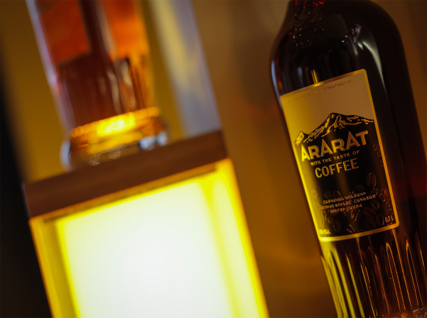 «Երկրի աղի» առաջին ակտը՝ Իվան Գլուշկովից եւ ARARAT-ից