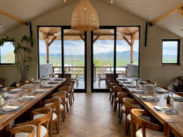 «Երկրի աղի» առաջին ակտը՝ Իվան Գլուշկովից եւ ARARAT-ից