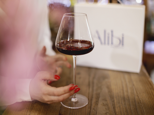 Մագա Թերզյանի Alibi բաժակները՝ կյանքի պարզ հաճույքներին տրվելու համար