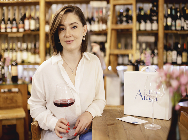 Մագա Թերզյանի Alibi բաժակները՝ կյանքի պարզ հաճույքներին տրվելու համար