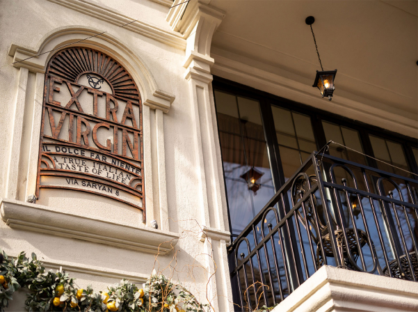 Extra Virgin. Իտալիան՝ «Սարյանից աջ»